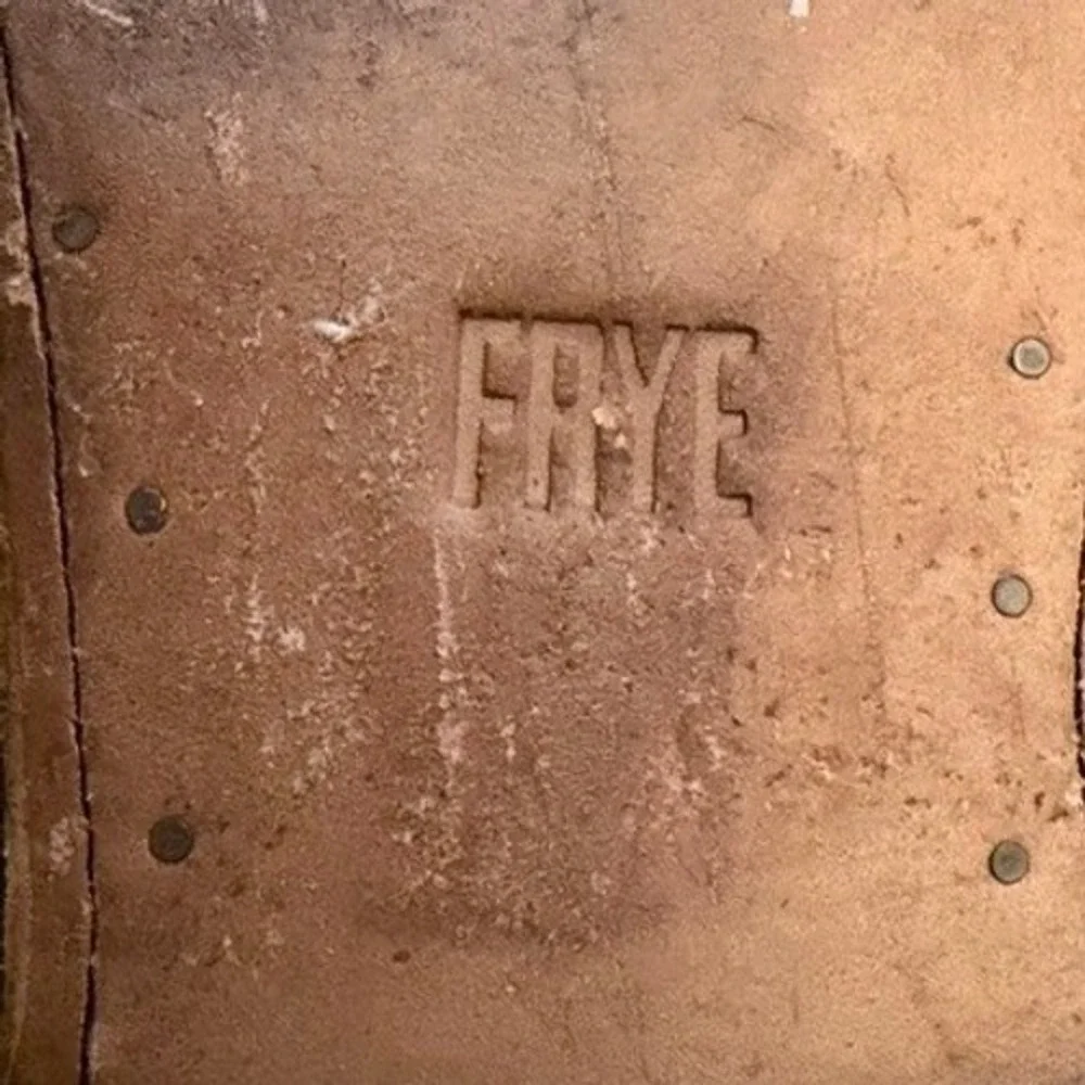 Frye paul inside